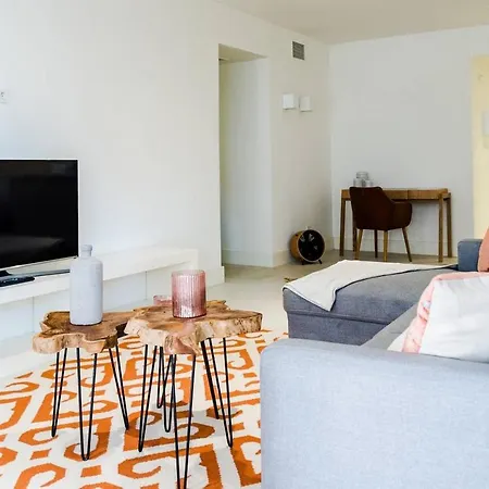 Marina Puente - Groundfloor - 3 Bedrooms *